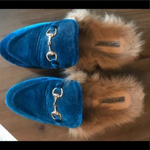 Women’s blue velvet fuzzy mules